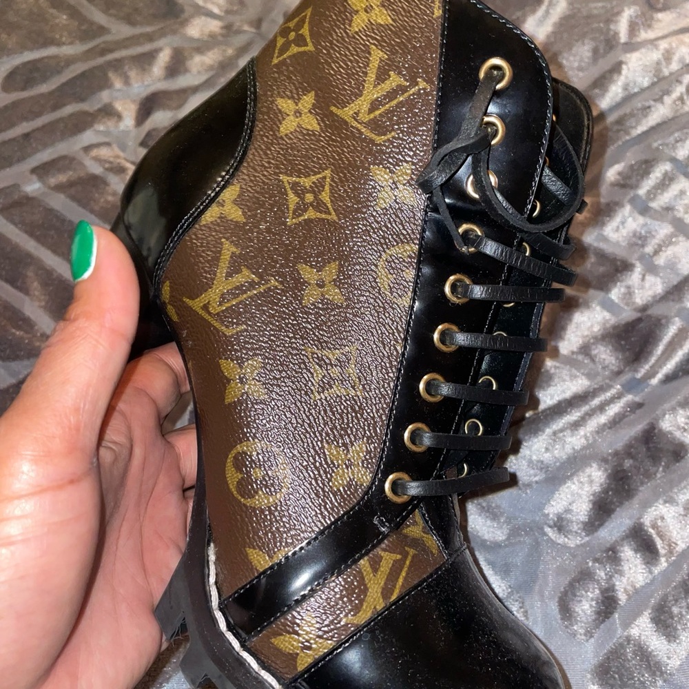 LV boot like new only worn three times. Size 39